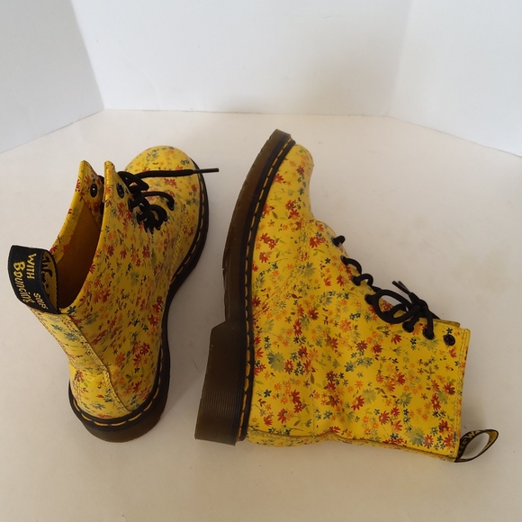 Women's Dr Martens 1460 genuine leather yellow floral combat boots - Picture 4 of 16